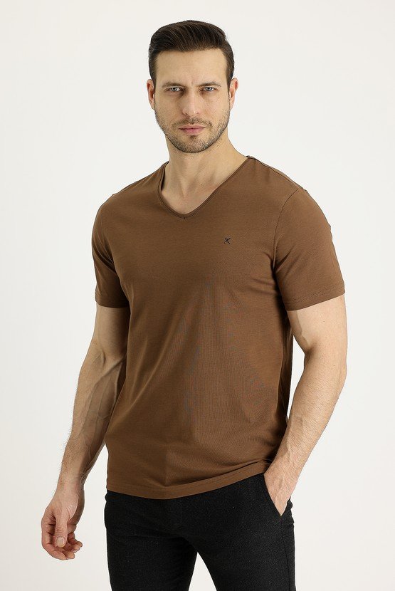 Erkek Giyim - V Yaka Slim Fit Dar Kesim Nakışlı Pamuklu Tişört