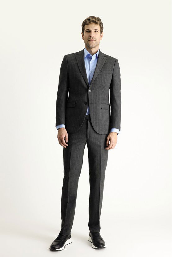 Erkek Giyim - Slim Fit Dar Kesim Yünlü Çizgili Takım Elbise