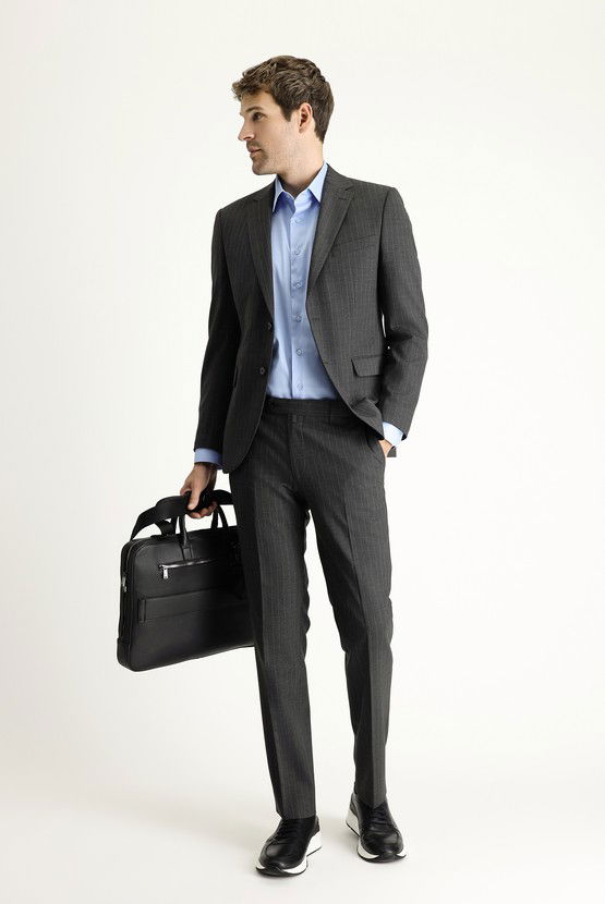 Erkek Giyim - Slim Fit Dar Kesim Yünlü Çizgili Takım Elbise