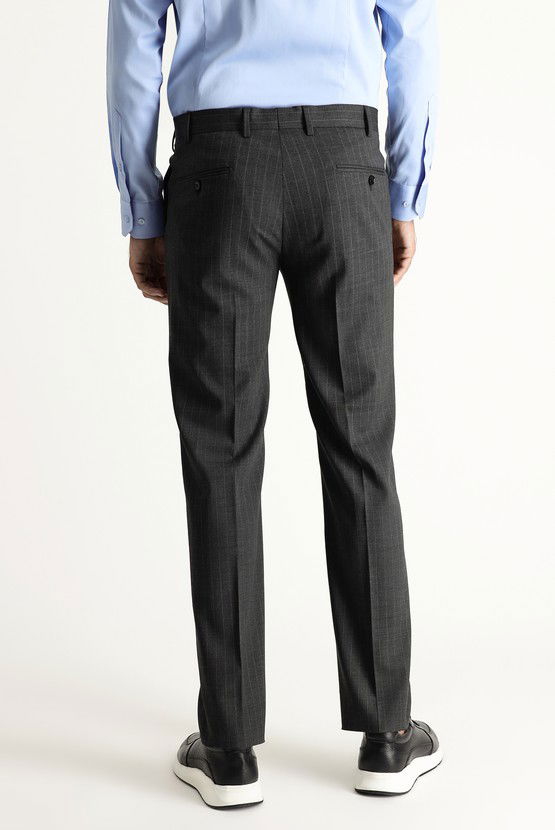 Erkek Giyim - Slim Fit Dar Kesim Yünlü Çizgili Takım Elbise