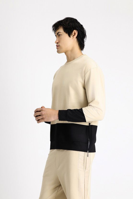Erkek Giyim - Bisiklet Yaka Oversize Desenli Pamuklu Sweatshirt