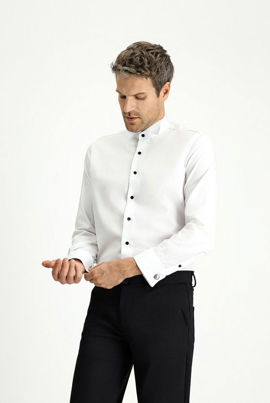 Erkek Giyim - Ata Yaka Slim Fit Dar Kesim Pamuklu Kolay Ütülenebilir Gömlek