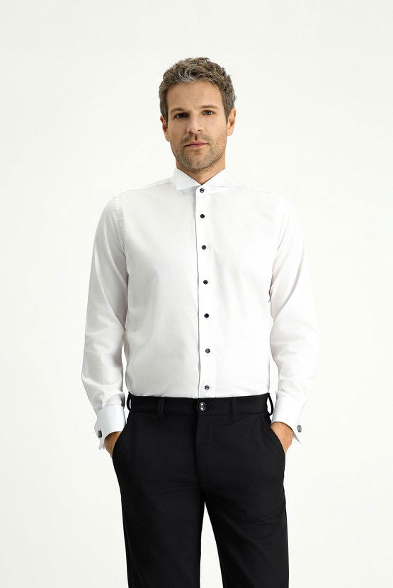 Erkek Giyim - Ata Yaka Slim Fit Dar Kesim Pamuklu Kolay Ütülenebilir Gömlek
