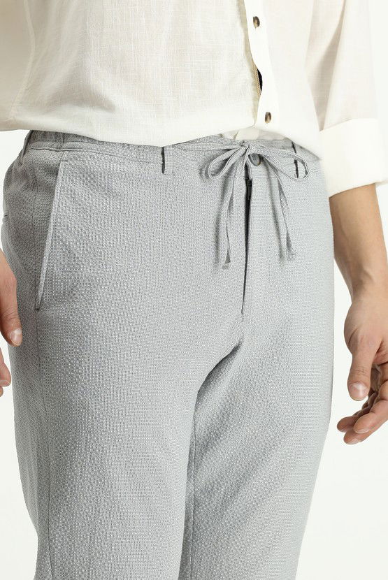 Erkek Giyim - Super Slim Fit Ekstra Dar Kesim Beli Lastikli İpli Gofre Likralı Klasik Kumaş Pantolon