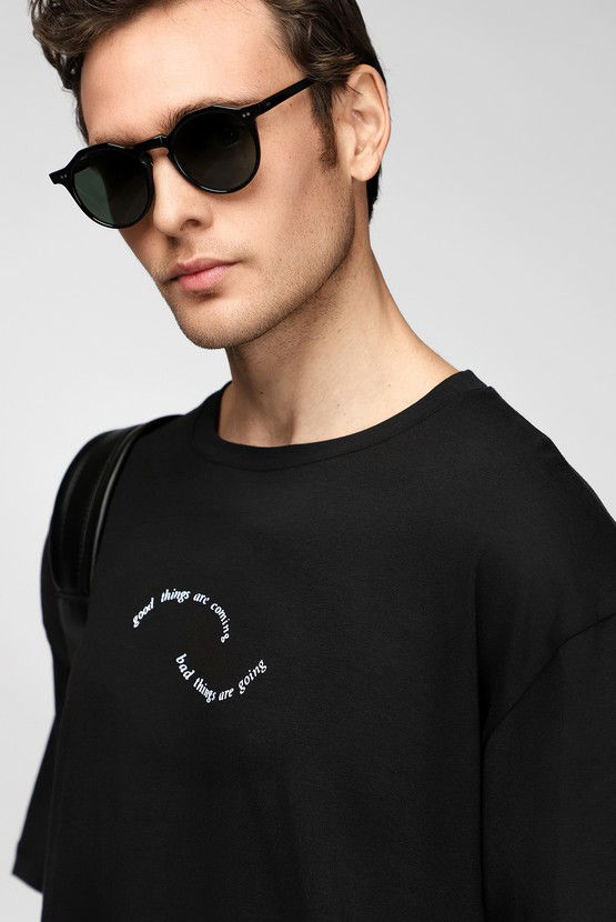 Erkek Giyim - Bisiklet Yaka Slim Fit Dar Kesim Baskılı Pamuklu Tişört