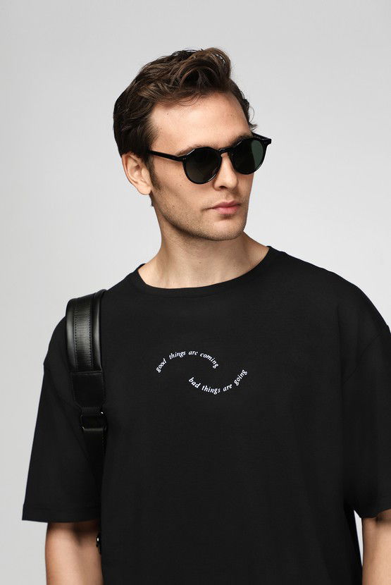 Erkek Giyim - Bisiklet Yaka Slim Fit Dar Kesim Baskılı Pamuklu Tişört