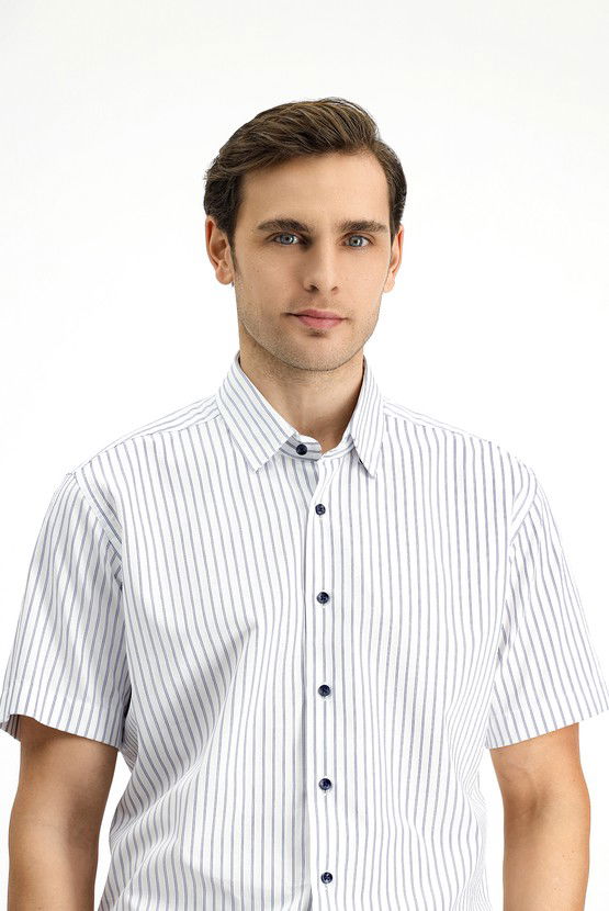 Erkek Giyim - Kısa Kol Slim Fit Dar Kesim Pamuk Çizgili Gömlek