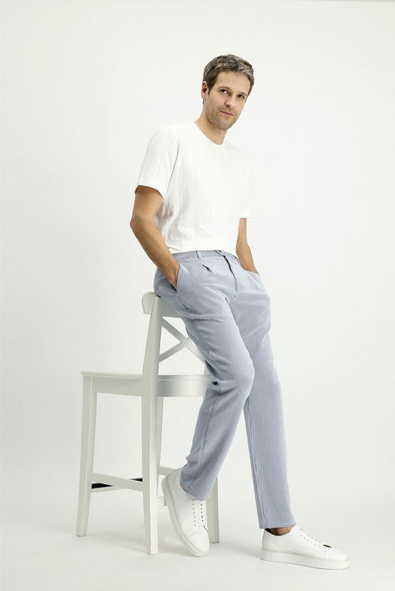 Erkek Giyim - Regular Fit Likralı Çizgili Pileli Kanvas / Chino Pantolon