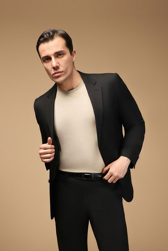 Erkek Giyim - Bisiklet Yaka Slim Fit Dar Kesim Süprem Pamuklu Tişört