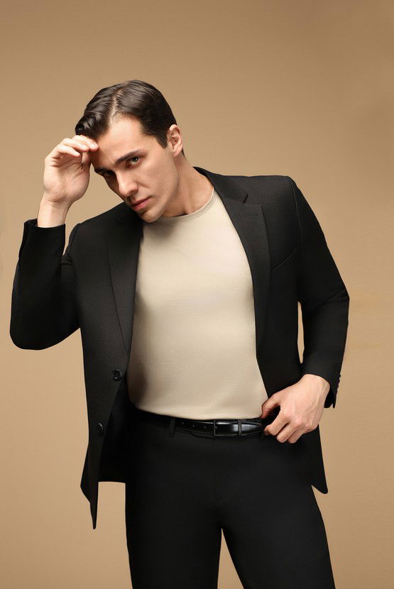 Erkek Giyim - Bisiklet Yaka Slim Fit Dar Kesim Süprem Pamuklu Tişört