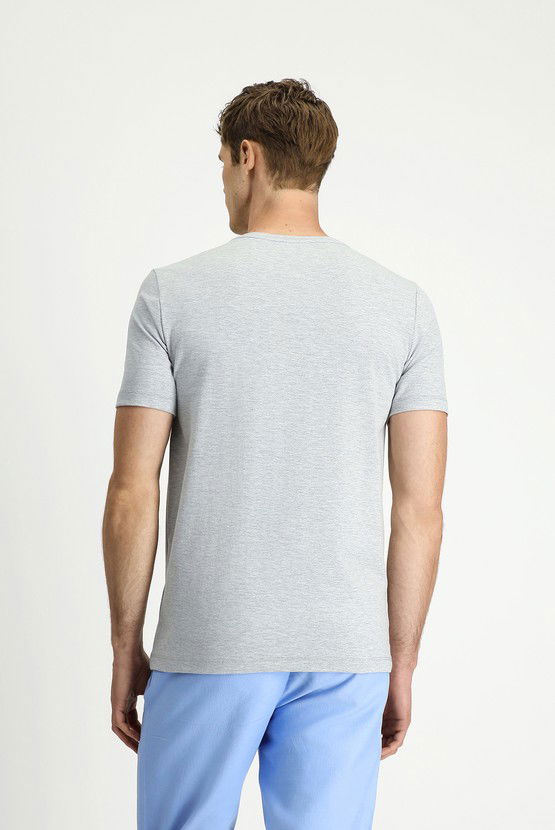 Erkek Giyim - V Yaka Slim Fit Dar Kesim Süprem Pamuklu Tişört